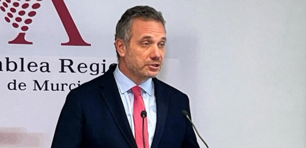 El PP denuncia que “el delegado de Sánchez en la Región huye, ningunea a la Asamblea y se niega a explicar por qué dejó a 100.000 vecinos sin agua potable 15 días”