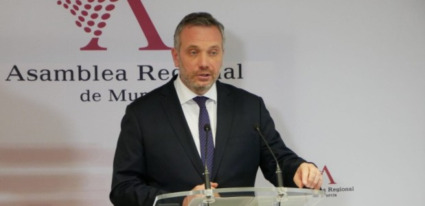 El PP exige a Lucas que “deje de esconderse” y dé explicaciones en la Asamblea sobre las infraestructuras del Estado pendientes en la Región