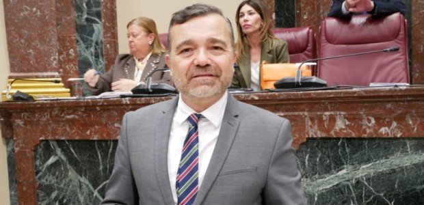 Albaladejo critica la falta de medidas del Gobierno de Sánchez mientras el Ejecutivo de López Miras activa ayudas para empresas y autónomos